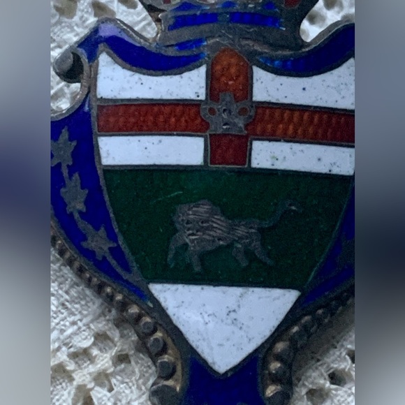 Antique 1901 Sterling Silver & Enamel Shield Pin Armed Forces Red Cross Lion - Picture 2 of 7